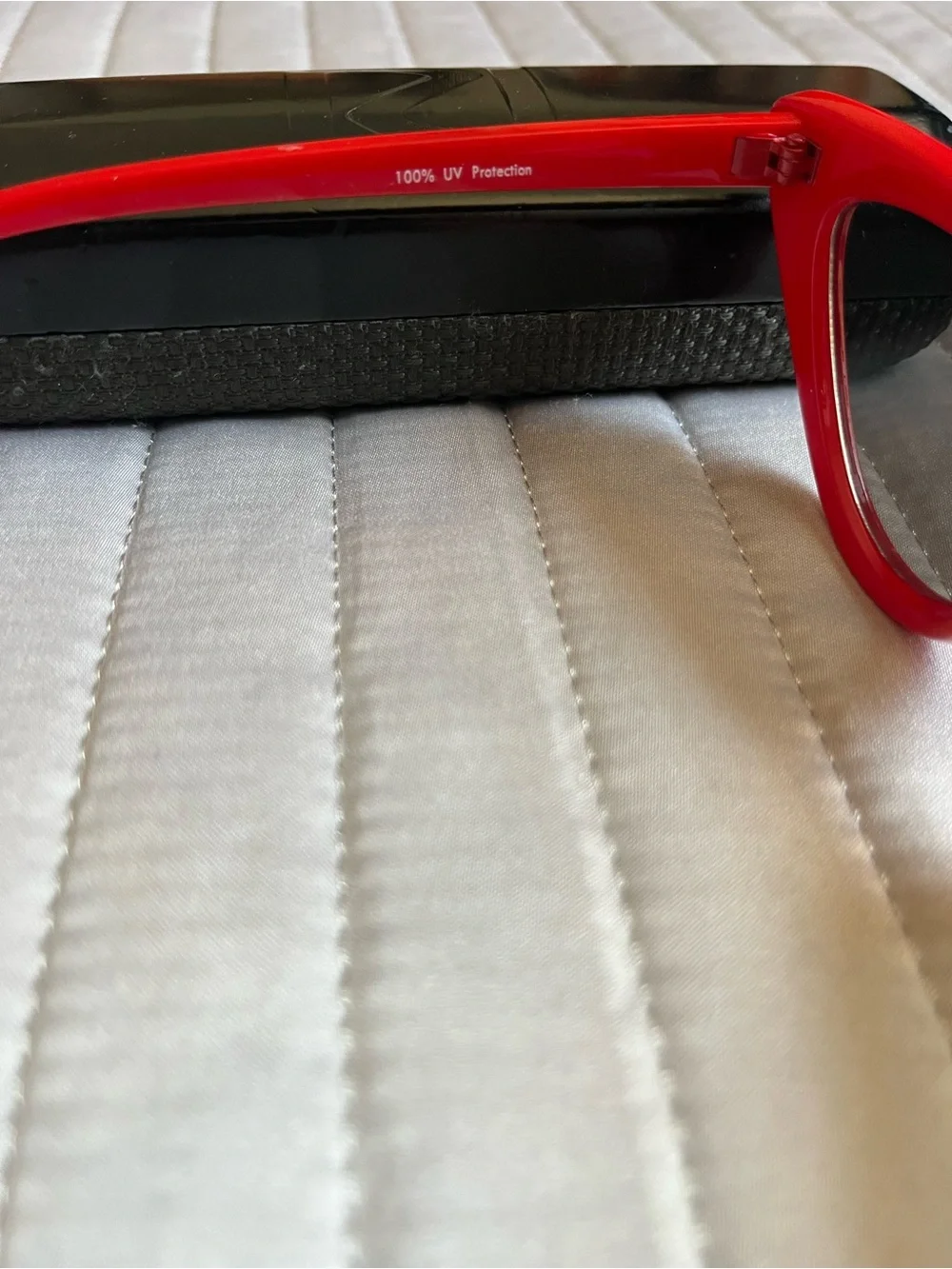 unbranded bold red